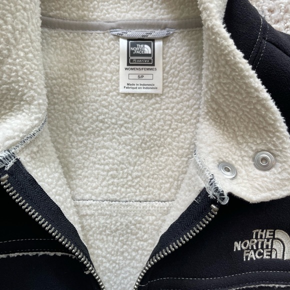 North face vest - Picture 2 of 2